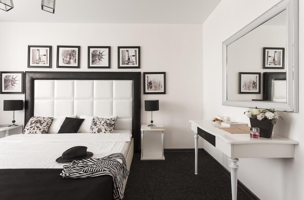 Hotel White House Brg Koblevo Dış mekan fotoğraf